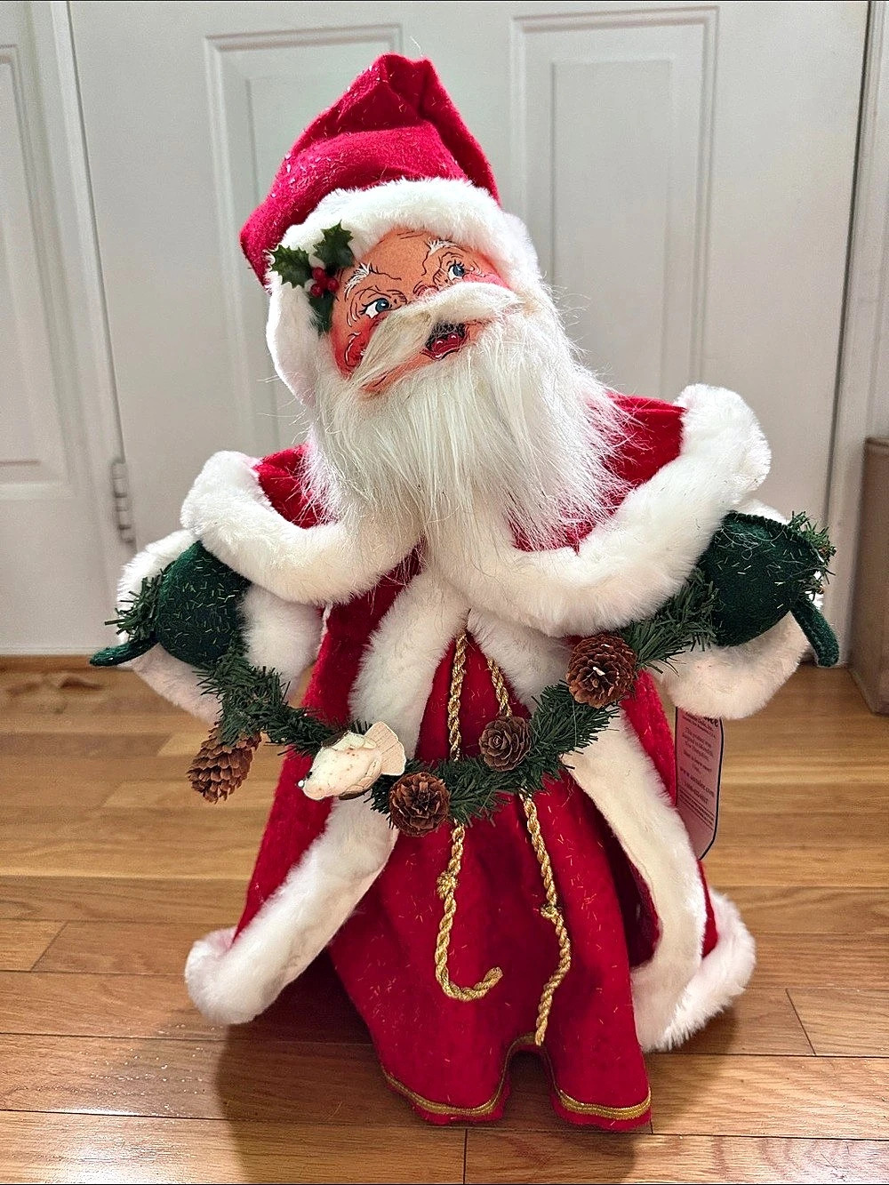 Annalee Santa with Wreath Figurine Holiday Decor Red & White